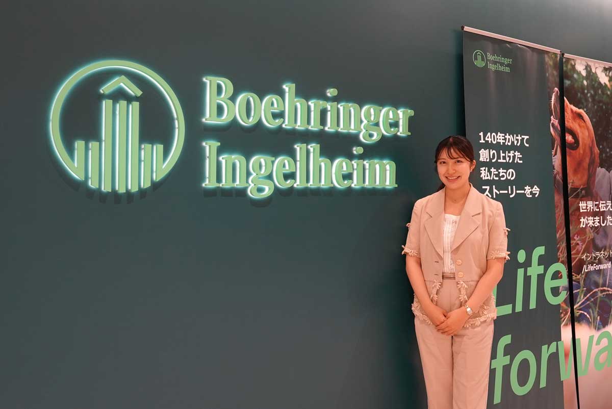 Utagawa Hiroshige（歌川広重） 歌川広重「名所江戸百景 神田紺屋町」｜オンラインストア｜浮世絵・木版画のアダチ版画研究所, image size:1200x802